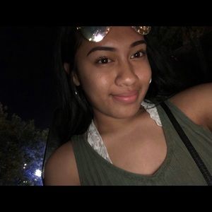 Meet your Posher, Tita